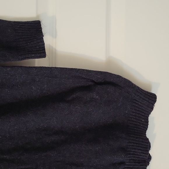 Sweater - Picture 3 of 3